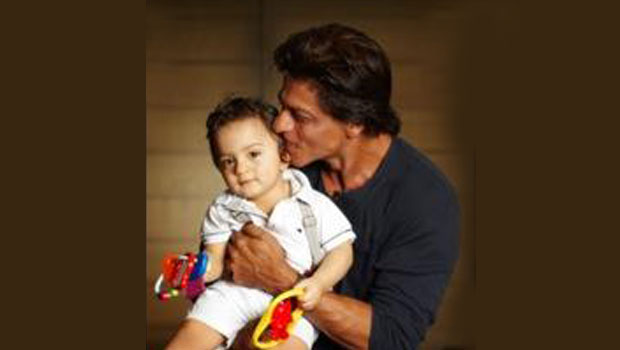 Shah Rukh Khan Posts First Ever Pic Of His 1 1/2 Year Old Son AbRam