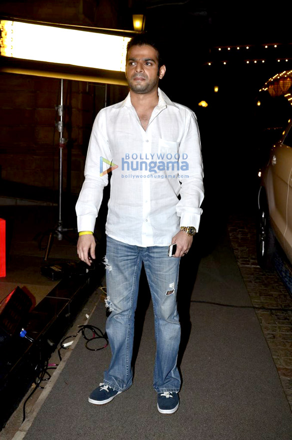 team of happy new year at abp maza party 12