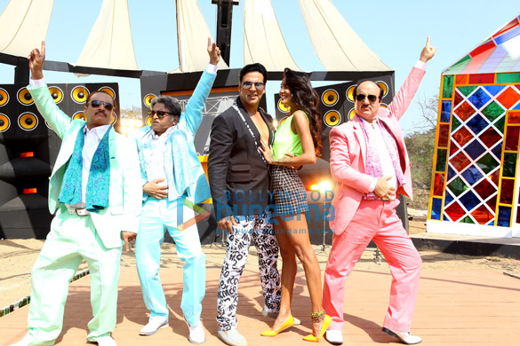 the shaukeens 102