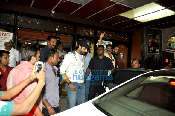 abhishek bachchan meets happy new year patrons at gaiety galaxy 5