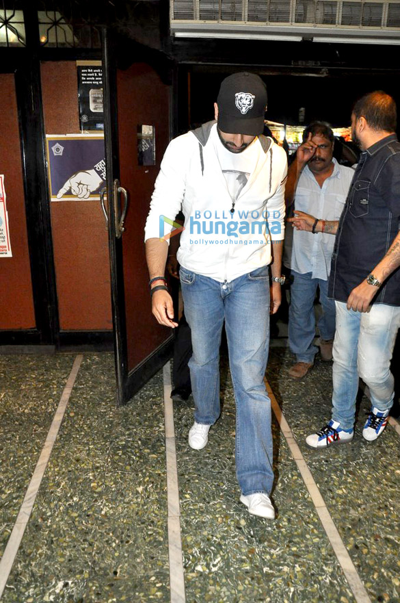 abhishek bachchan meets happy new year patrons at gaiety galaxy 7