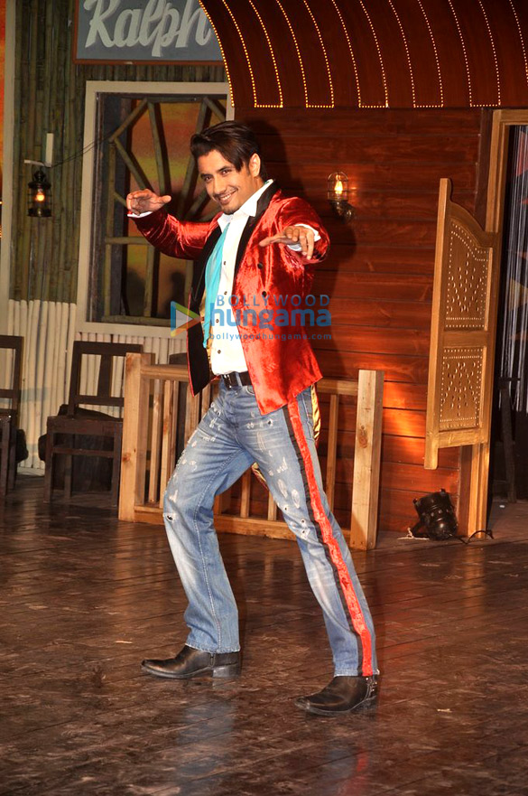 launch of nakhriley song from kill dil 18