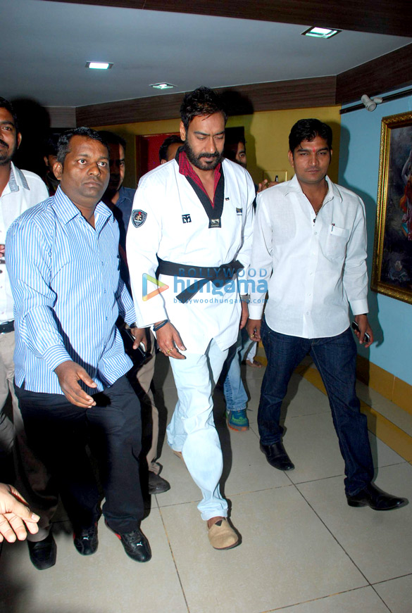 taekwondo masters from korea felicitate ajay devgn 8