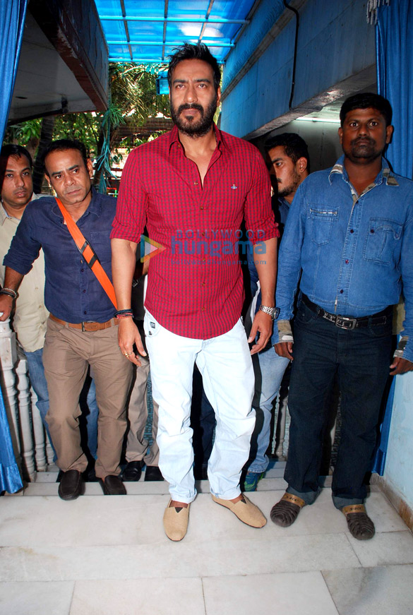 taekwondo masters from korea felicitate ajay devgn 10