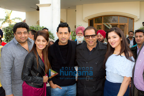 dharmendra celebrates his 79th birthday on the sets of second hand husband 4