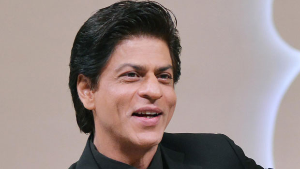 Shah Rukh Mimics Aditya Chopra & Yash Chopra At ‘Dilwale Dulhania Le Jayenge’ Press Conference