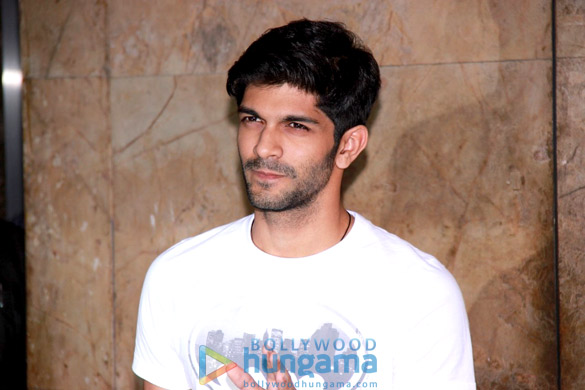 special screening of pk for sachin tendulkar raj thackeray 16