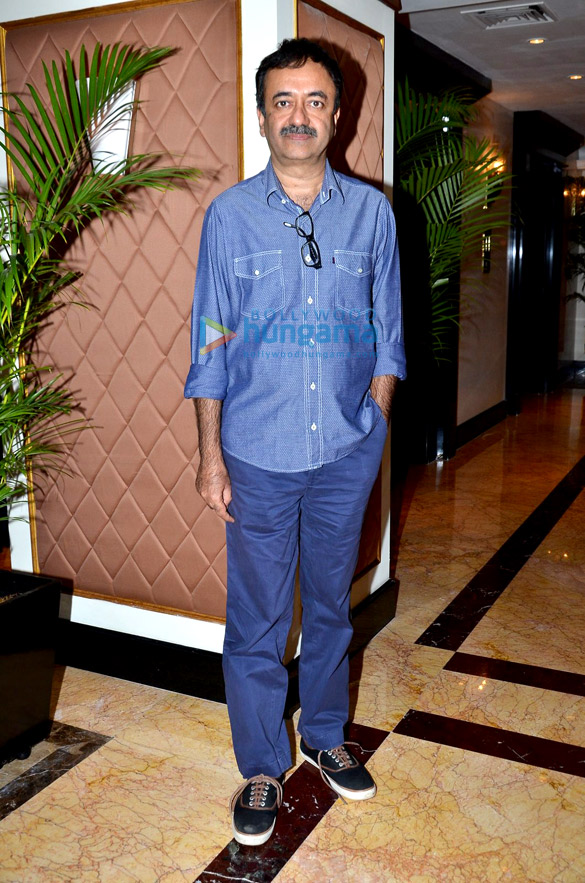 aamir khan rajkumar hirani discuss pk success 7