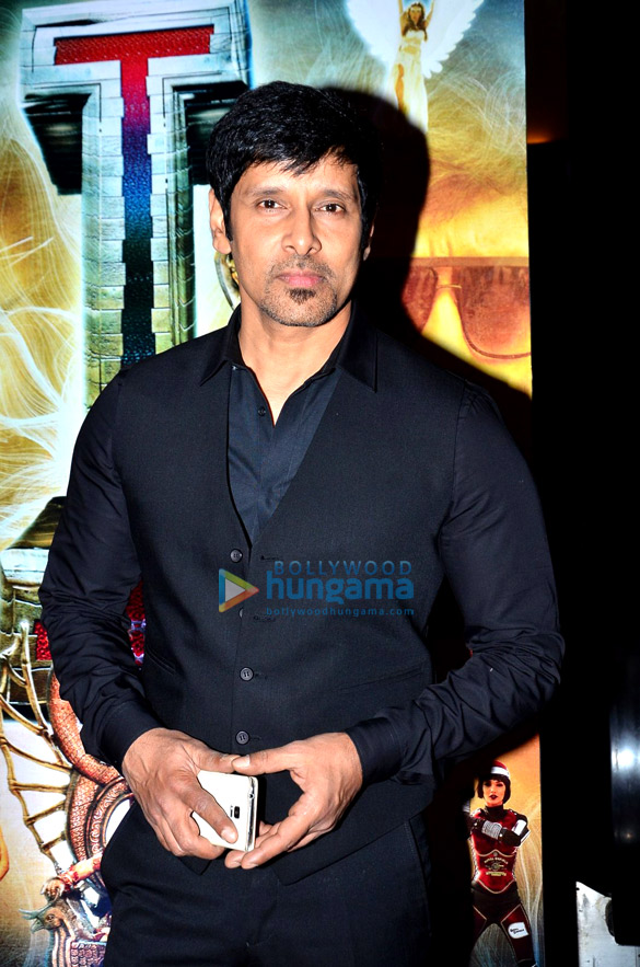 chiyaan vikram a r rahman unveil the first look of i to media 5