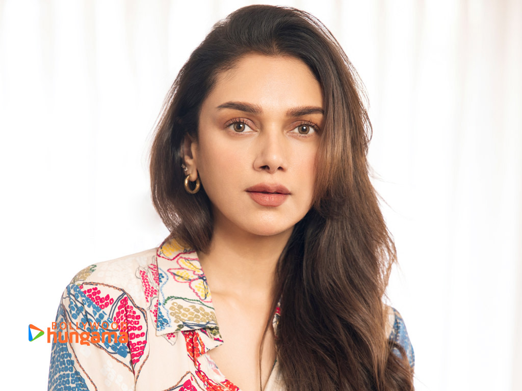 Aditi Rao Hydari Wallpapers aditi-rao-hydari-1-95 - Bollywood Hungama