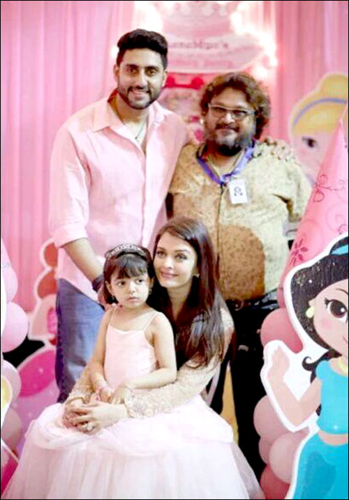 check out bachchan family celebrates the birthday of aaradhya 3