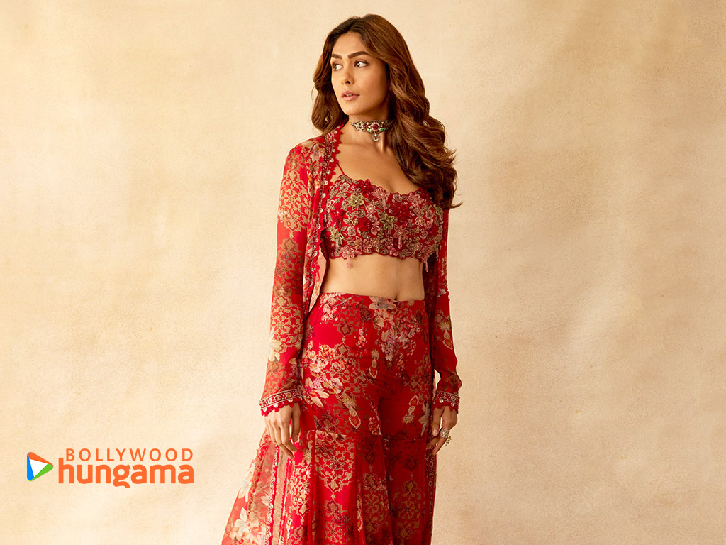 Mrunal Thakur Mrunal Thakur