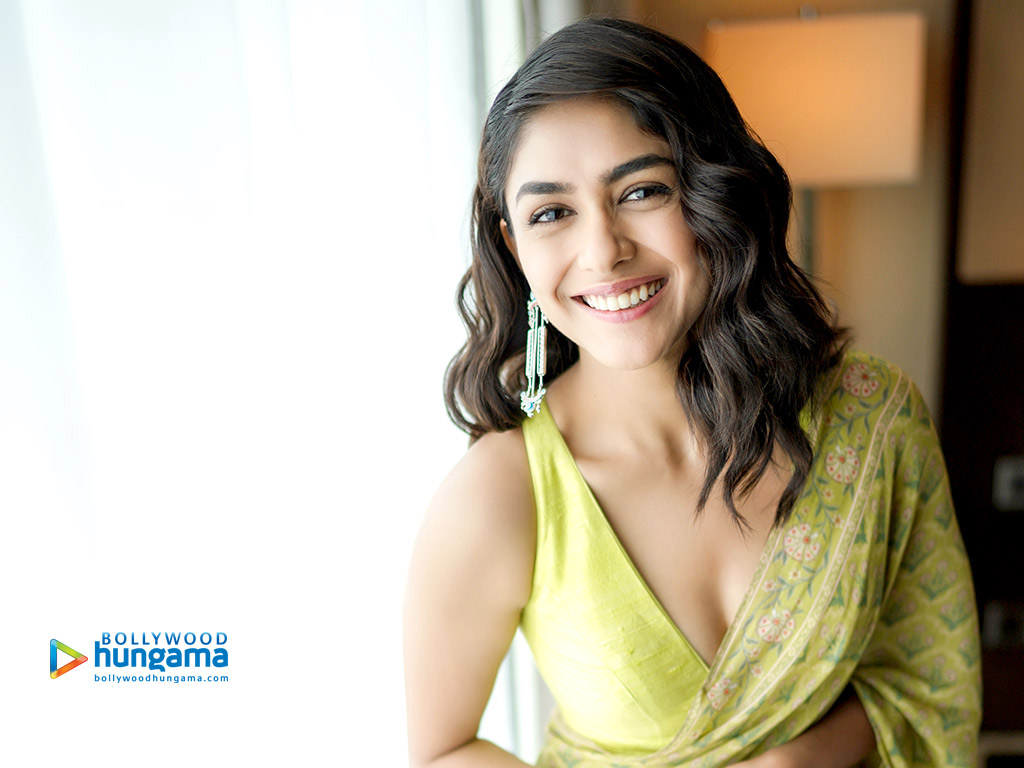 Mrunal Thakur Mrunal Thakur