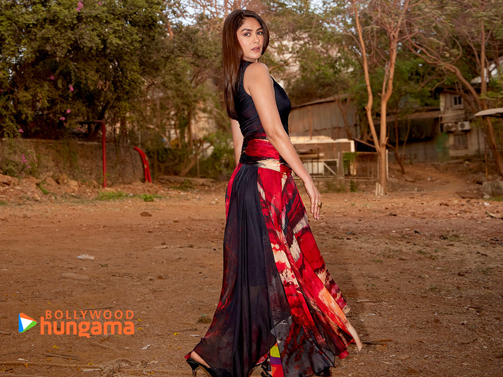 Mrunal Thakur Mrunal Thakur