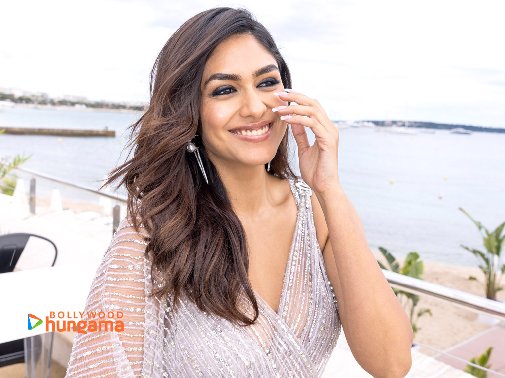 Mrunal Thakur Mrunal Thakur