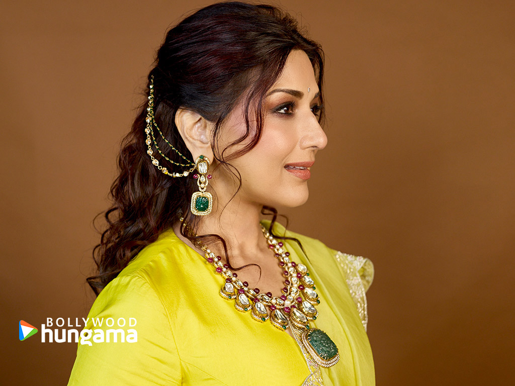 Sonali-Bendre-(1)