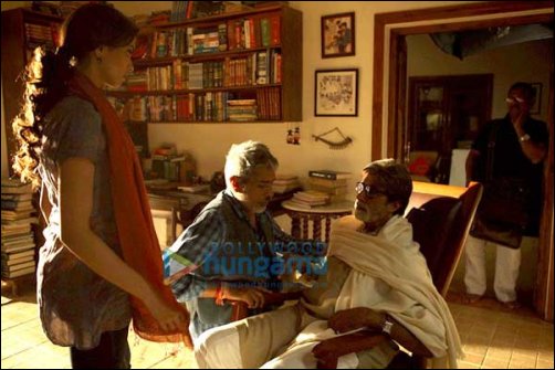 check out big b saif ali khan and deepika padukone on sets of aarakshan 4