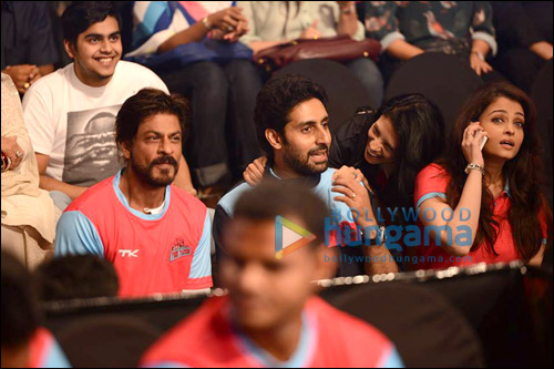 check out amitabh bachchan aamir khan shah rukh khan aishwarya cheer for abhisheks kabaddi team 3