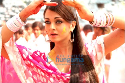 sneak peek at holi song from action replayy featuring aishwarya neha dhupia 2