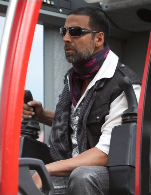 akshay kumar will sport a rugged and suave look on fear factor 5