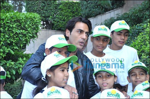 arjun rampals special gift to underprivileged kids 3 arjun rampals special gift to underprivileged kids 3