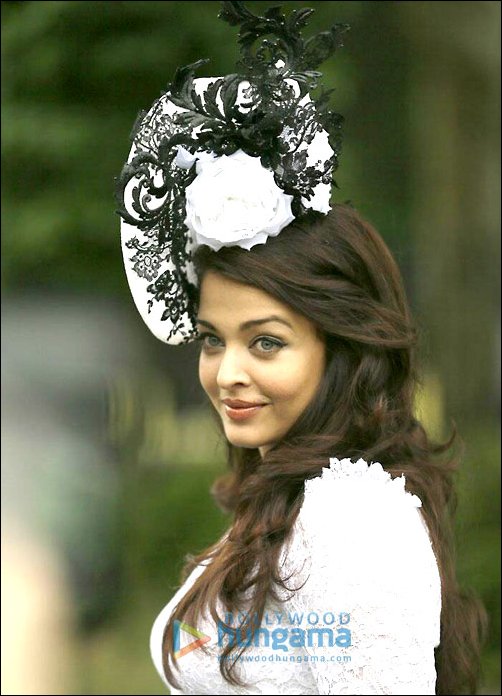 check out aishwarya at the royal ascot race 2