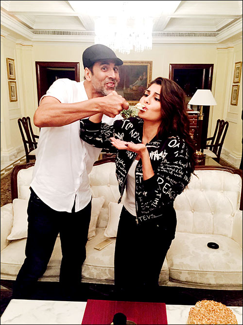 check out jacqueline fernandez rings in her birthday with co star akshay kumar 4