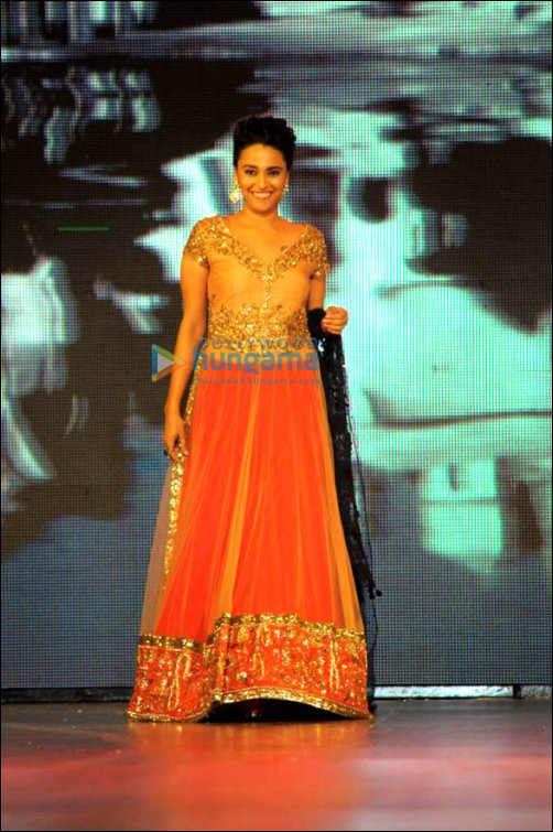 check out b town babes walk the ramp for lilavati hospitals initiative 5