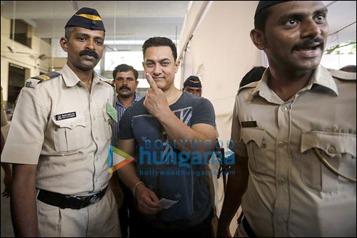 bollywood celebs who voted at lok sabha elections 2014 4