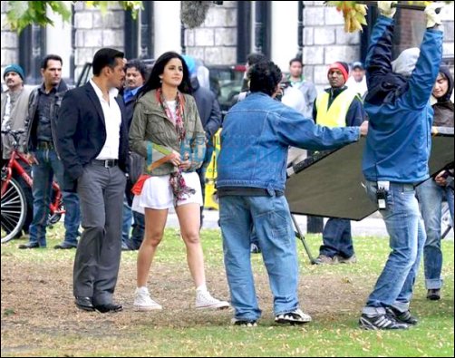 check out salman khan and katrina kaif on sets of ek tha tiger 5