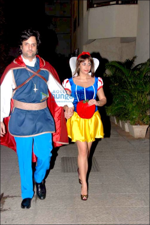 check out b town bigwigs in fancy dresses at hrithiks halloween bash 5