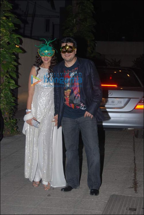 check out b town bigwigs in fancy dresses at hrithiks halloween bash 6