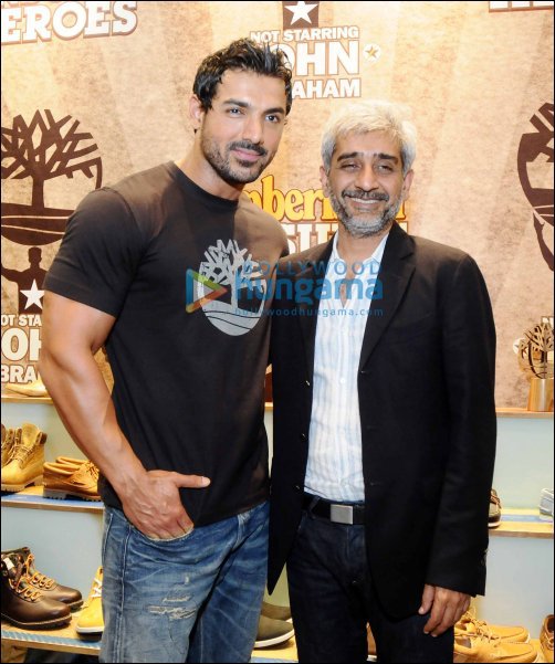 john abraham supports timberlands csr initiative in india 4