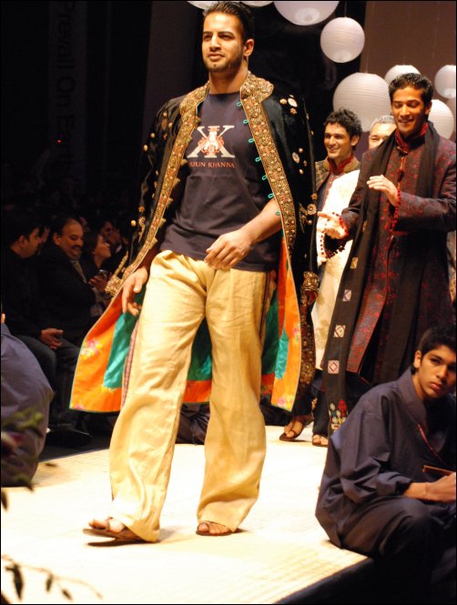 bollywood stars at lakme fashion week 6