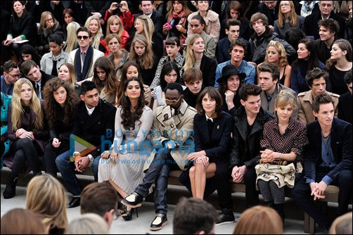 sonam kapoor at london fashion week 4