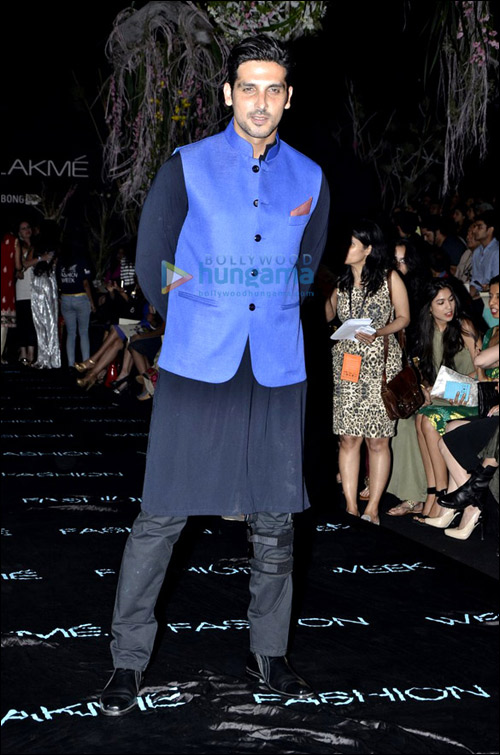 check out manish malhotras grand opening show at lfw sr 2014 6