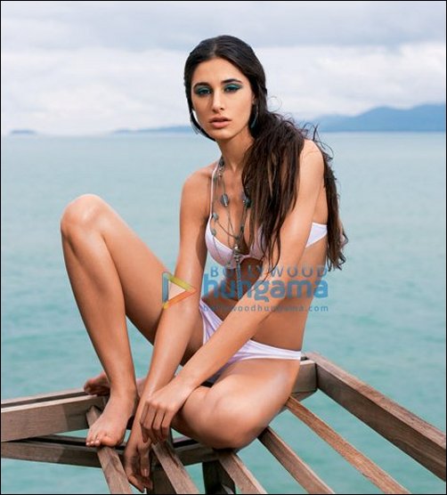 check out nargis fakhri at her sexiest best 3