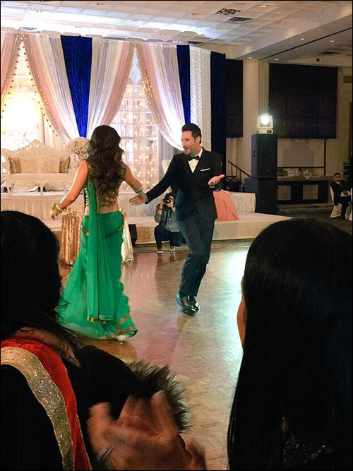 check out sunny leone and daniel weber dance at a wedding party 4
