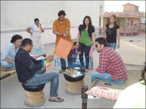 check out ranbir and imtiaz bond with a jat family 2