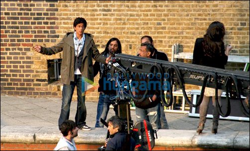 check out srk and kareena on sets of ra one 2