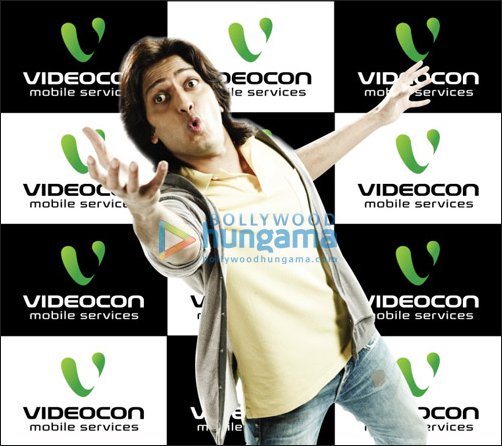 check out riteishs different looks in latest videocon mobile campaign 4