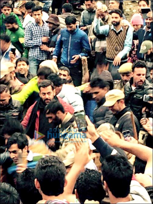 check out salman khan kareena kapoor khan shooting in kashmir for bajrangi bhaijaan 4