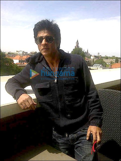 check out srks pics from his european holiday 5