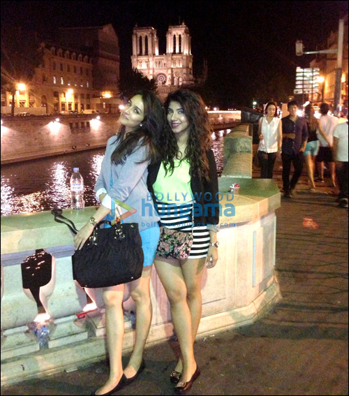 check out shraddha kapoor holidaying with friends 5