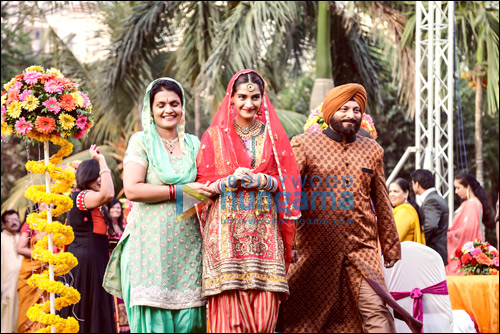 sonam kapoor dons 16 different bridal looks for a scene in dolly ki doli 5