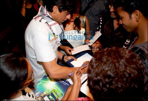 exclusive bollywood hungamas meet n greet with shah rukh khan 3