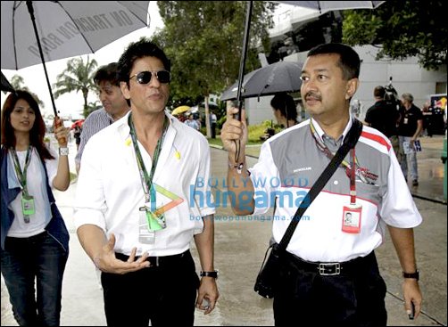 srk and minissha at sepang f1 circuit 2