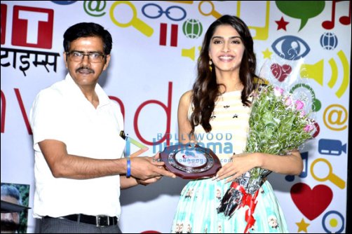 what bollywood stars did this week 586