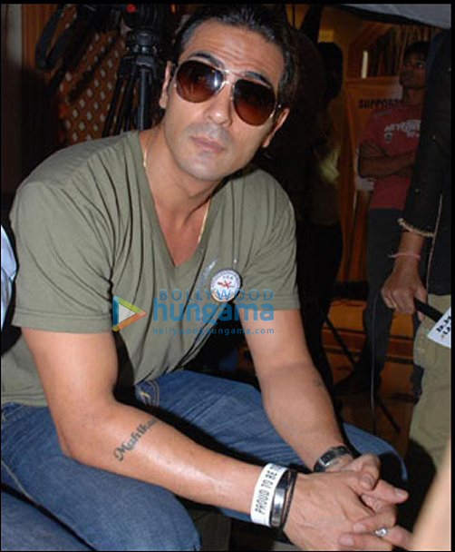 bollywood inked for love celebs who tattooed names of their beloved 3