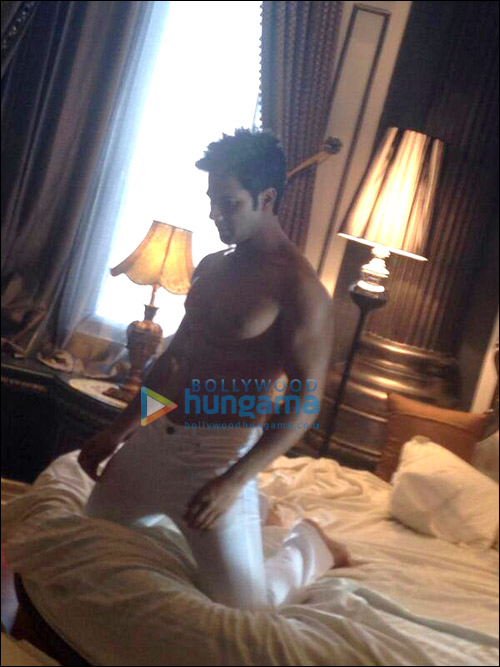 check out varun ileana on sets of main tera hero 4